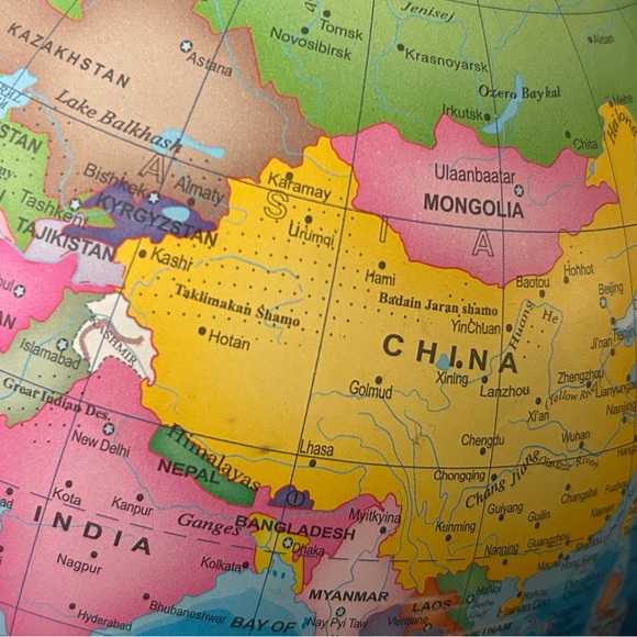 Illuminated Globe with Constellations - Picture 4 of 11